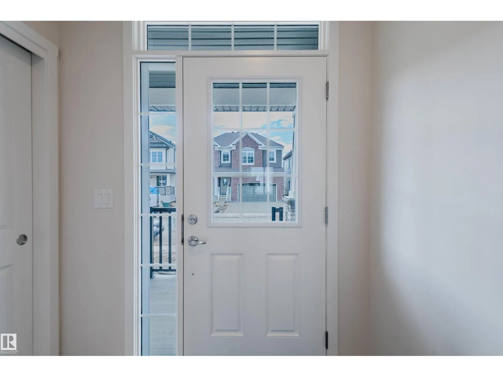2103 209 ST NW