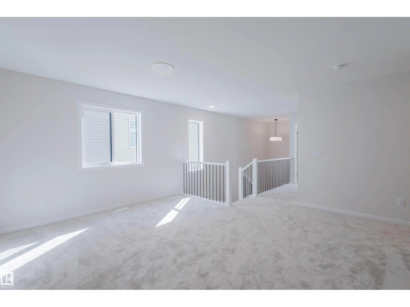 2103 209 ST NW