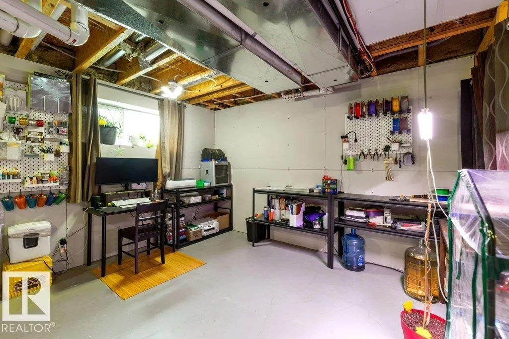 19 RICHMOND LI
