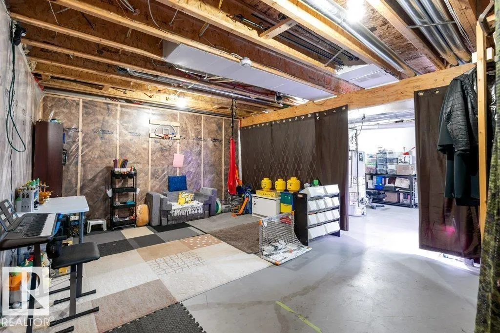 19 RICHMOND LI