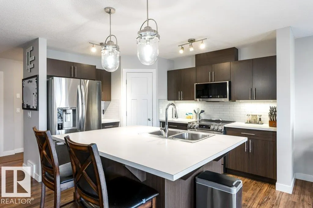 19 RICHMOND LI