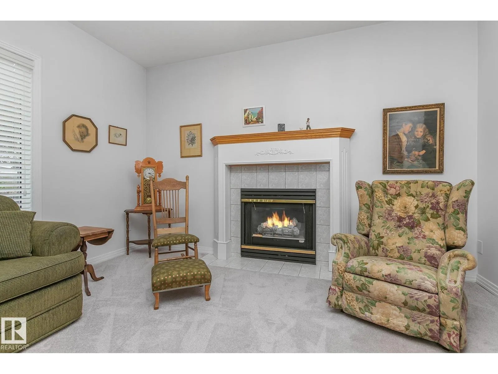 350 LILAC LN