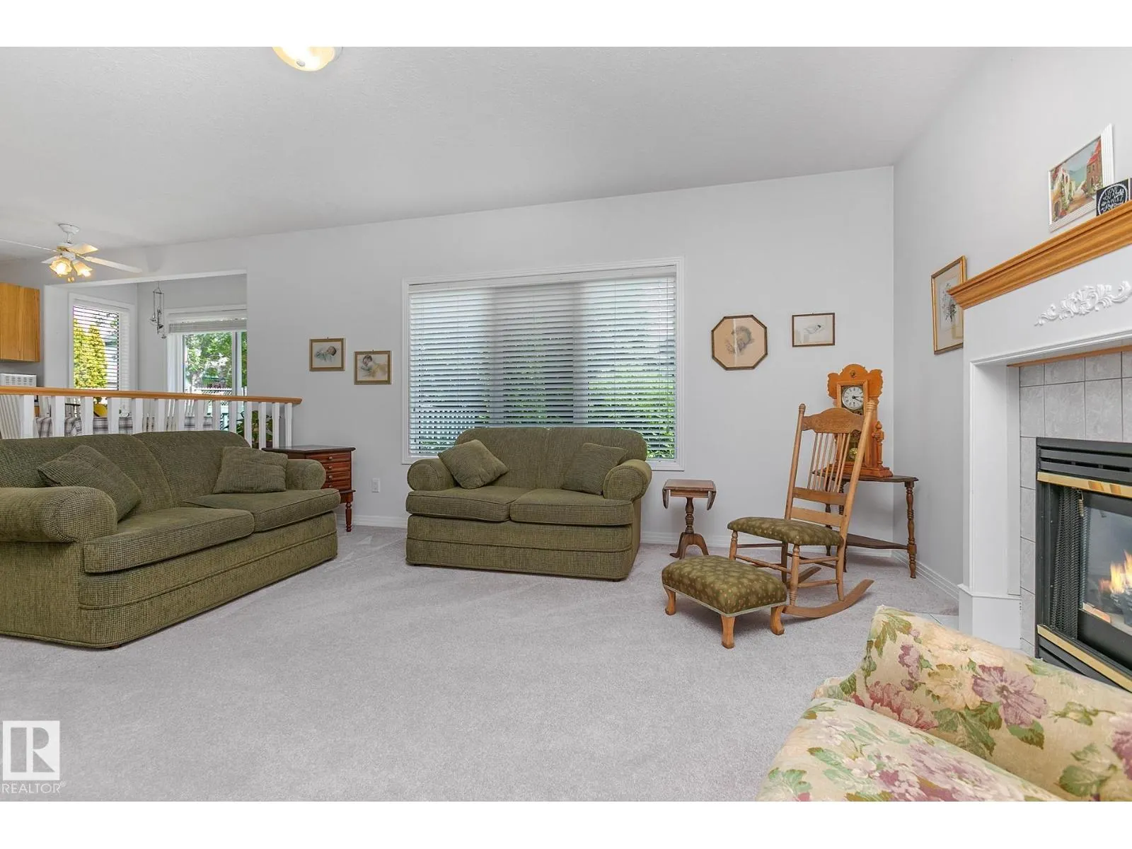 350 LILAC LN