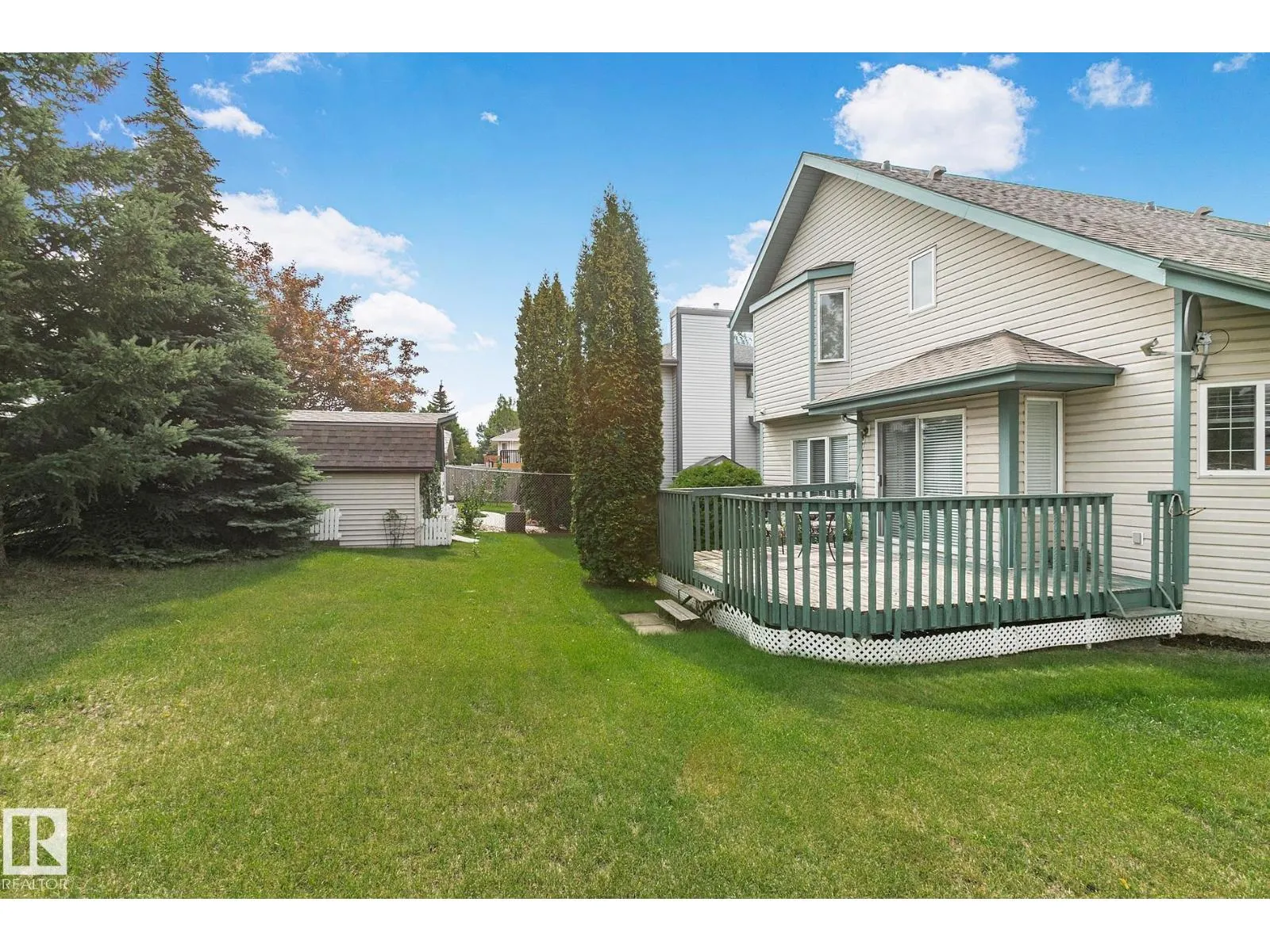 350 LILAC LN