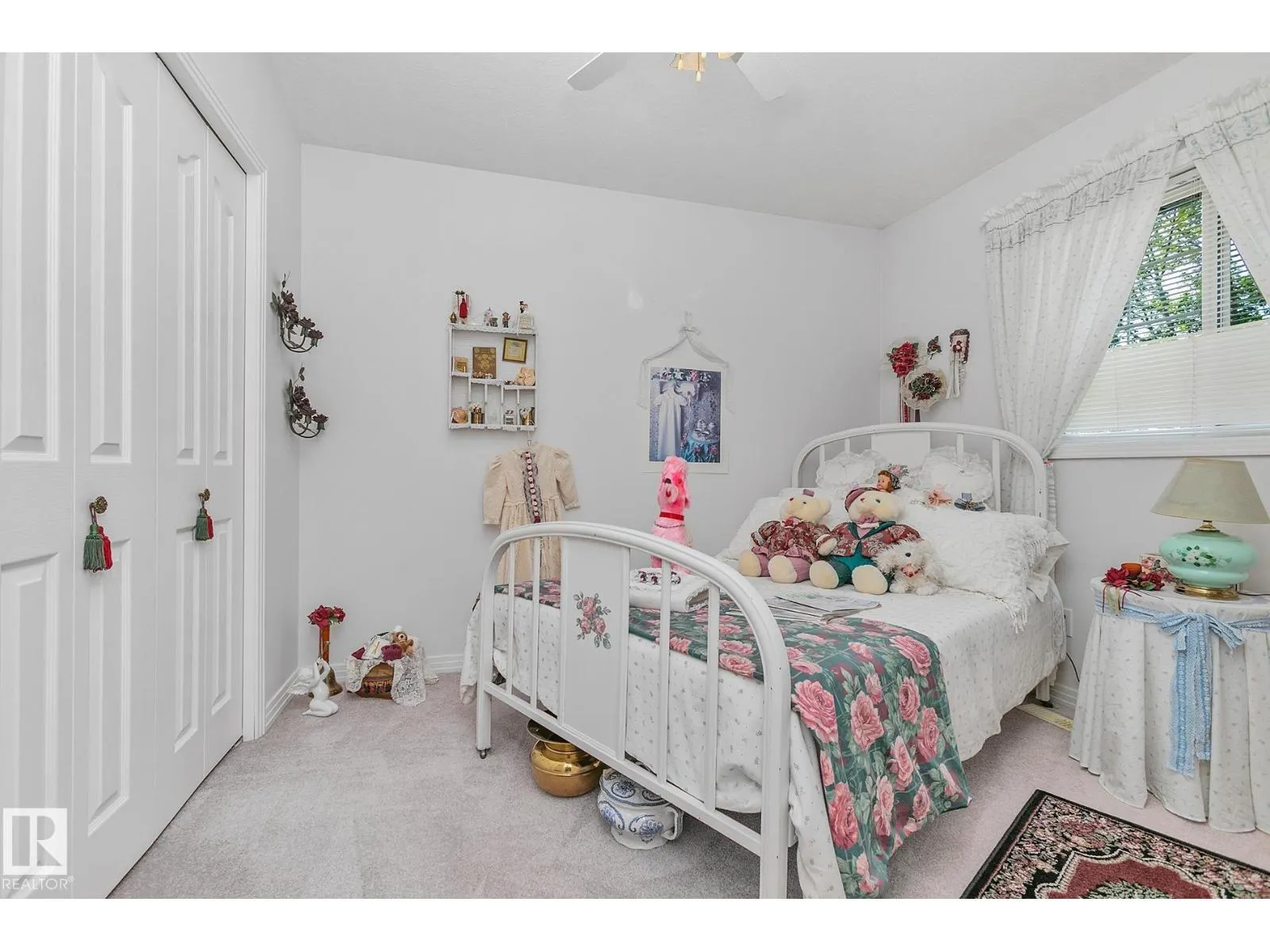 350 LILAC LN