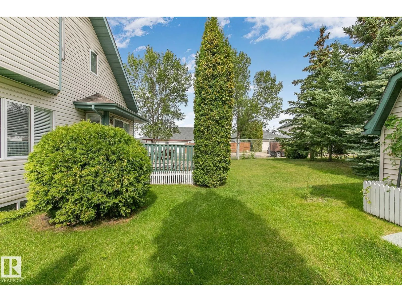 350 LILAC LN
