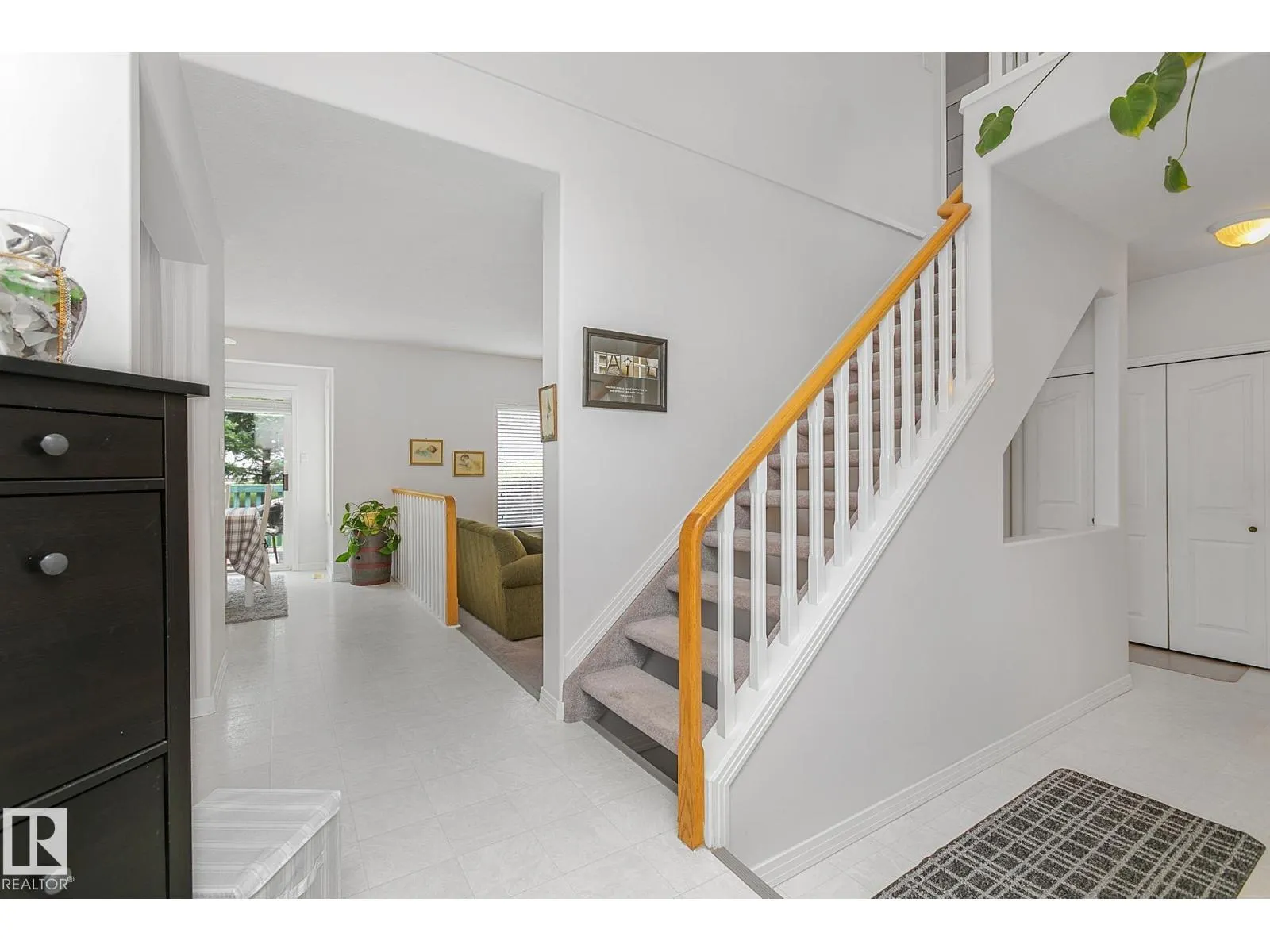 350 LILAC LN