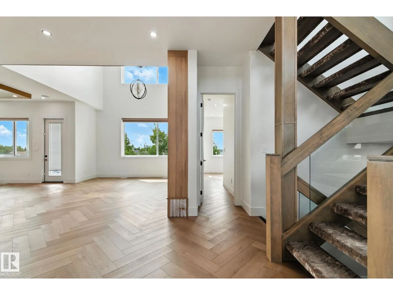 9423 181 AV NW