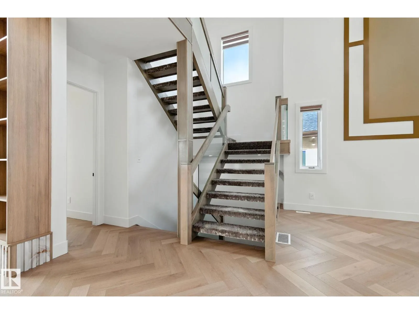 9423 181 AV NW