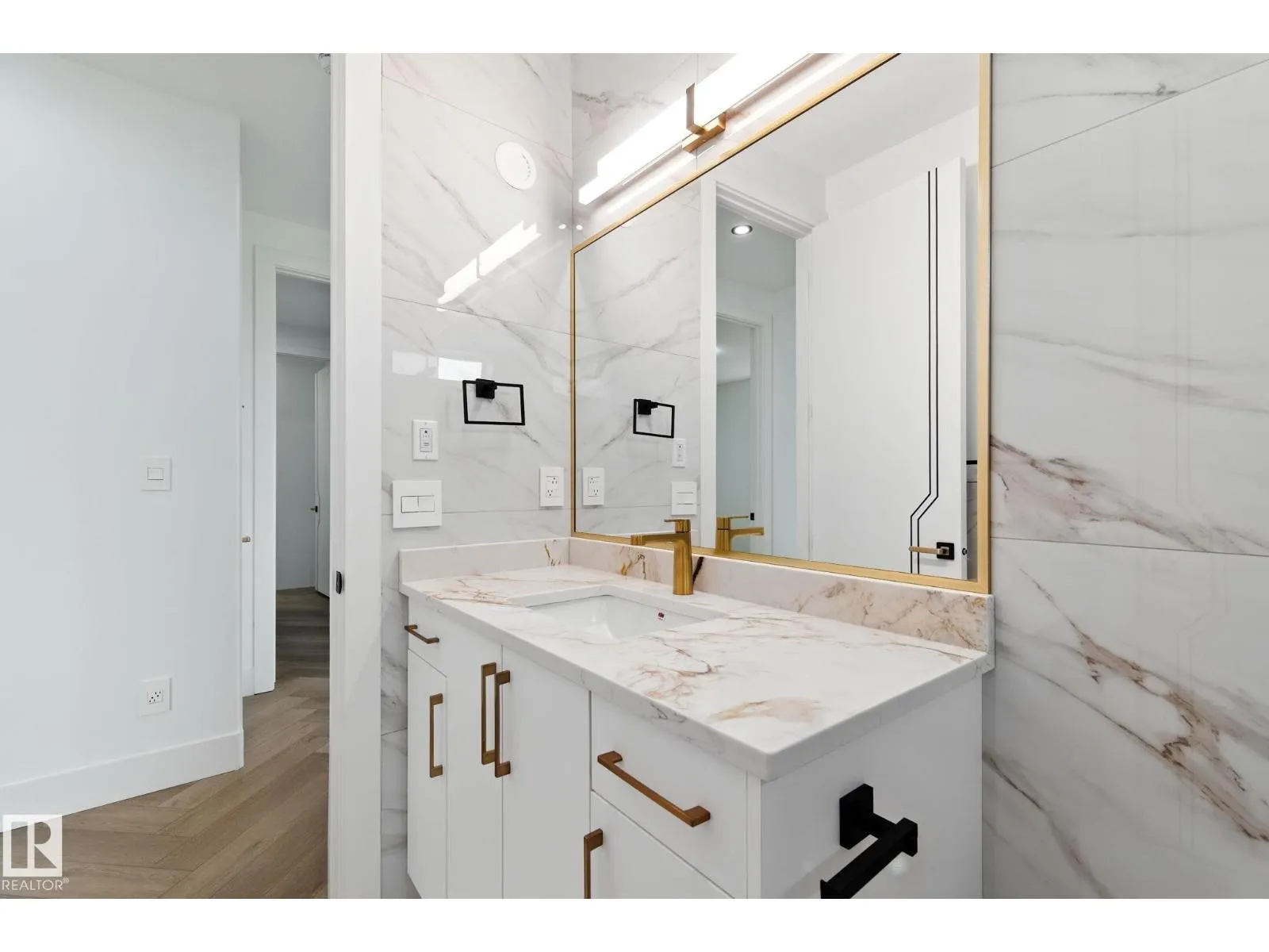 9423 181 AV NW