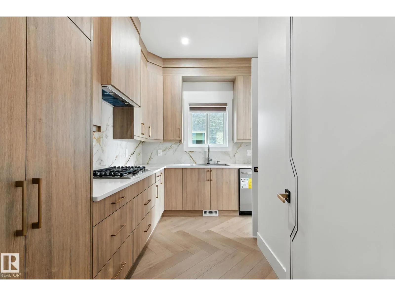 9423 181 AV NW