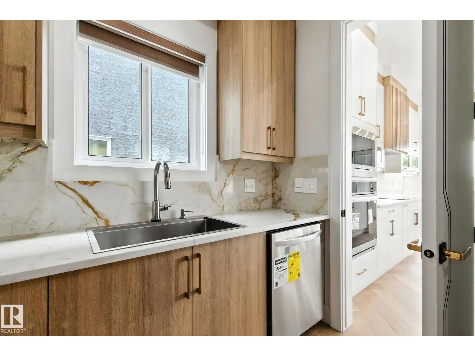 9423 181 AV NW