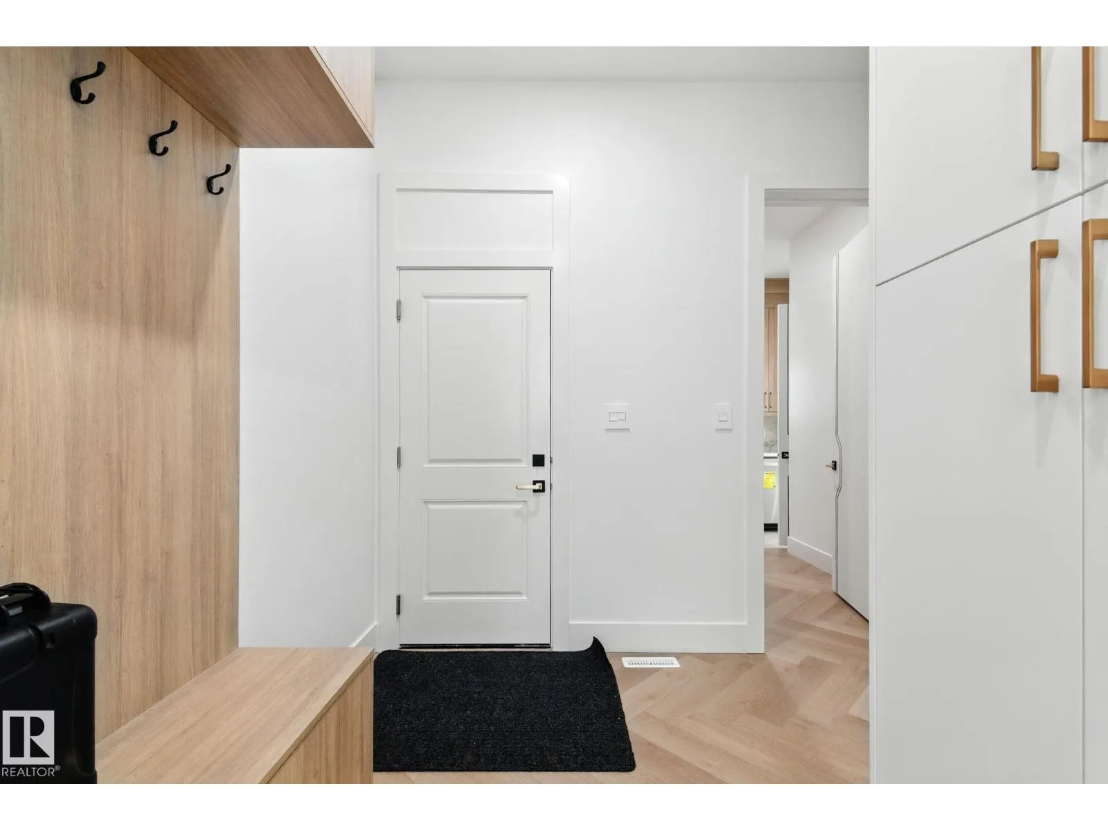 9423 181 AV NW