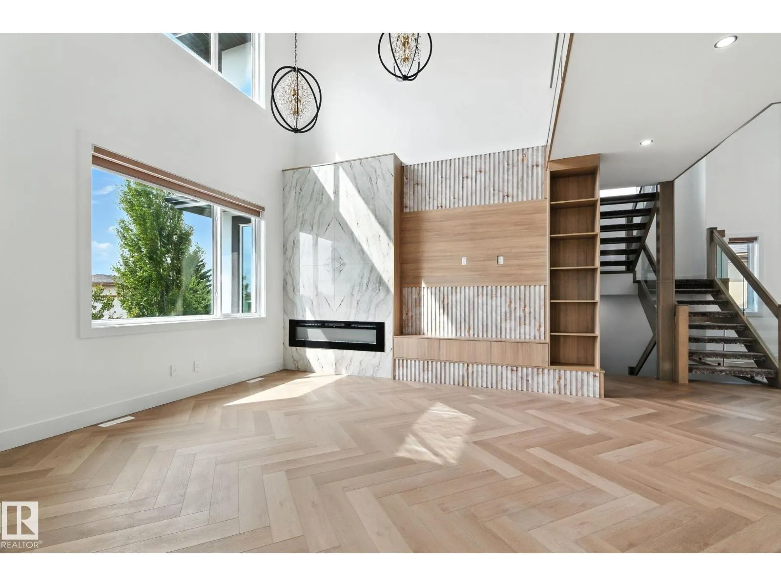 9423 181 AV NW