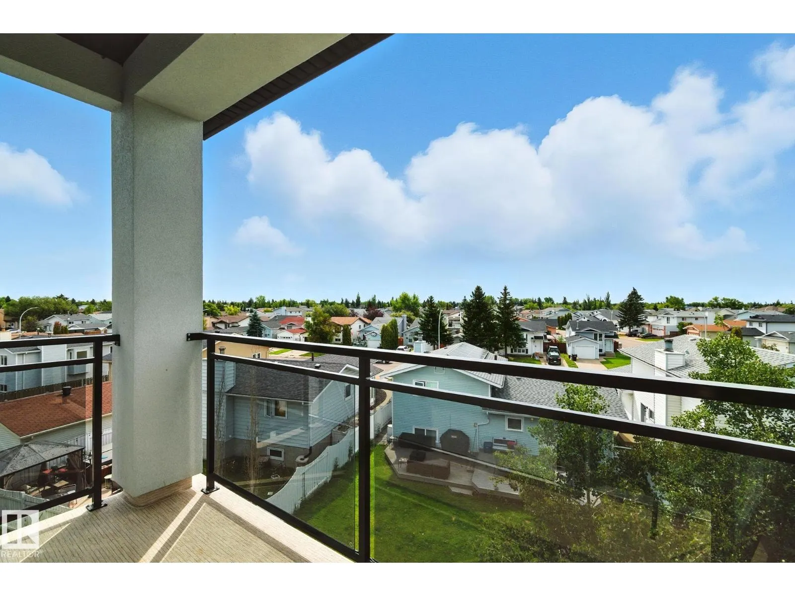 9423 181 AV NW