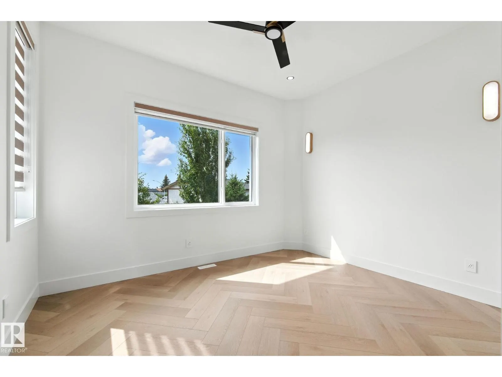 9423 181 AV NW