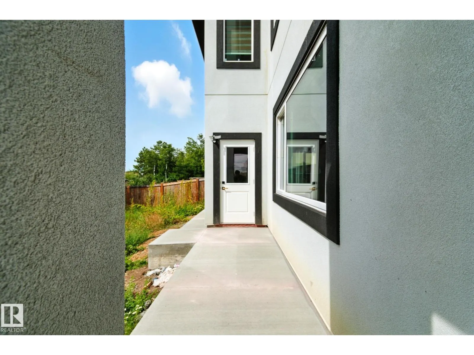 9423 181 AV NW