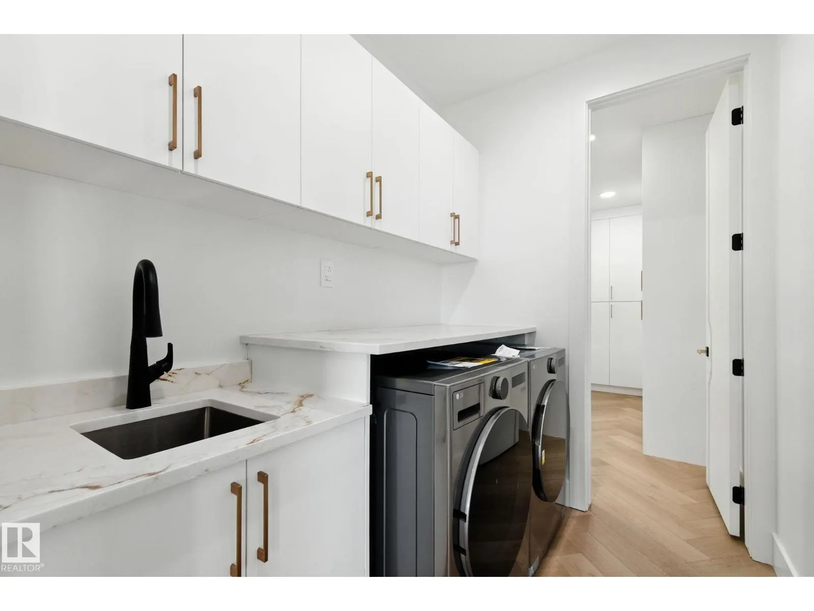9423 181 AV NW