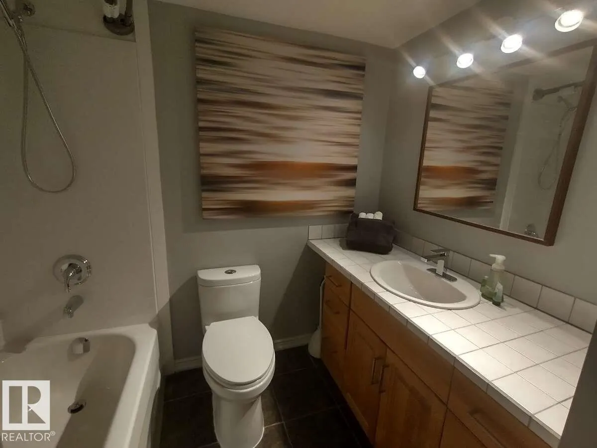 #207 10811 115 ST NW
