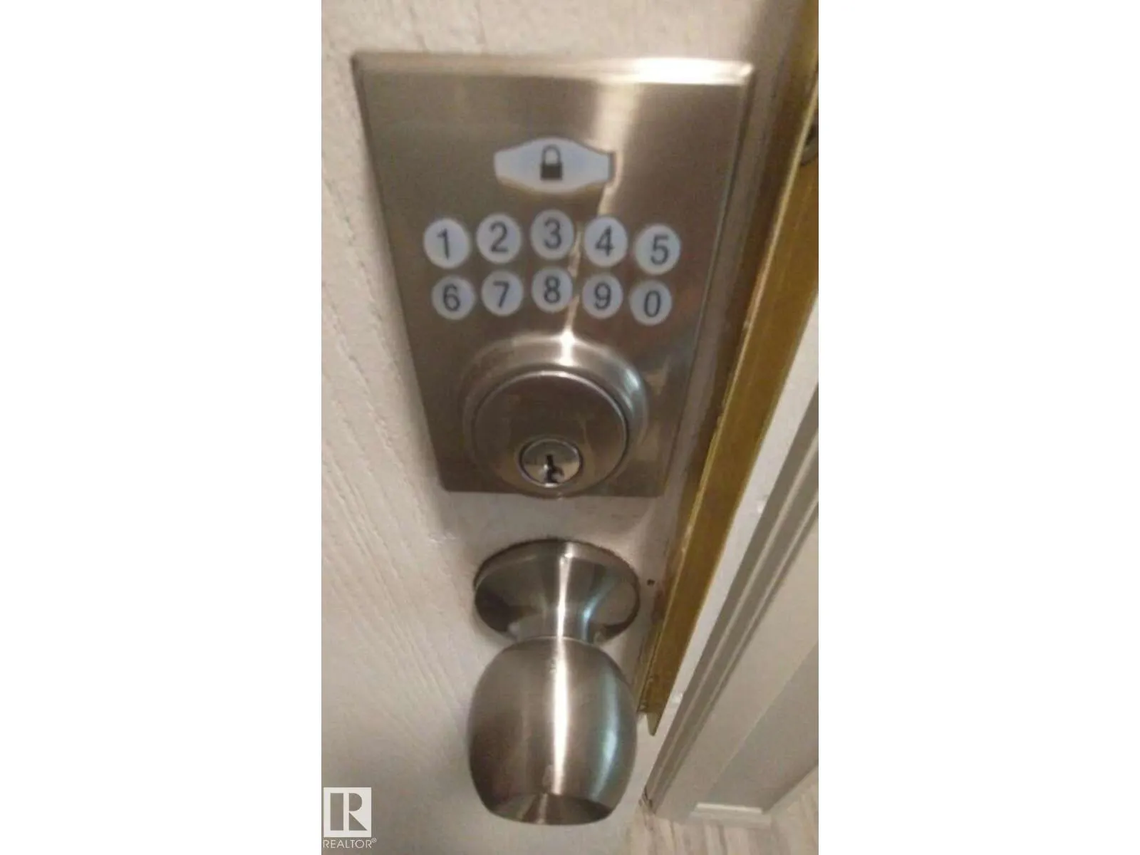 #207 10811 115 ST NW