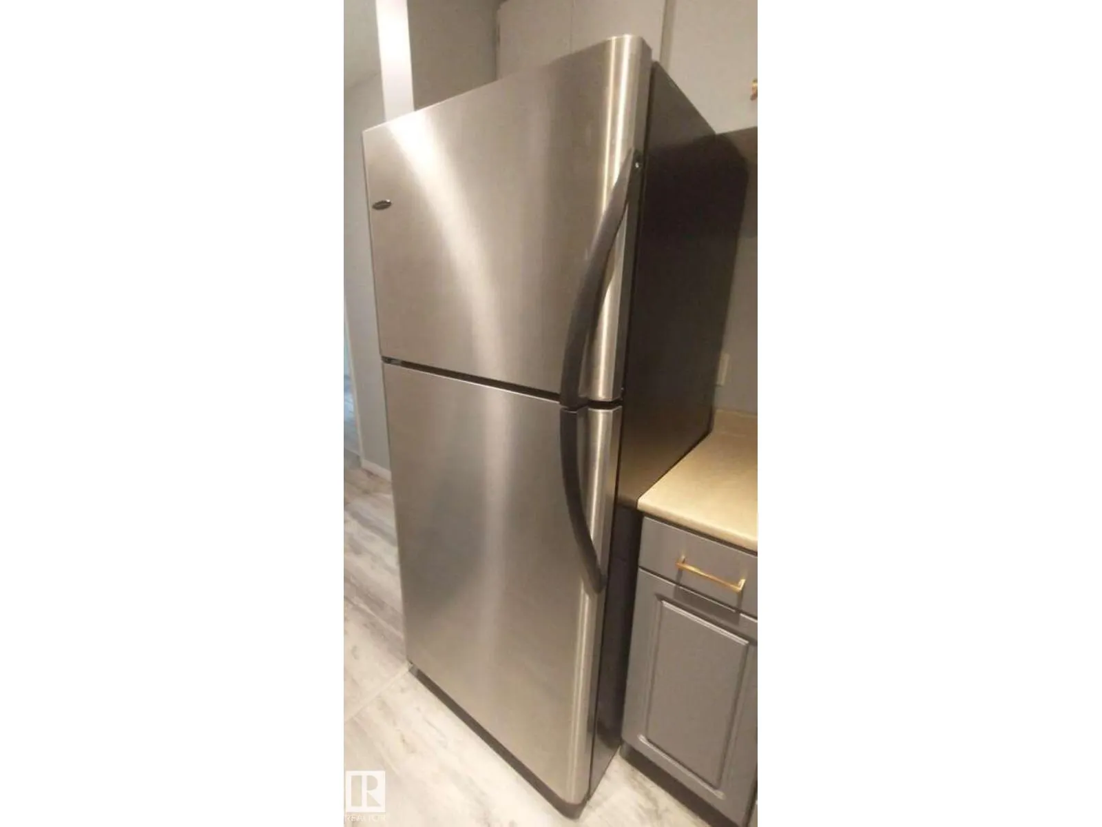#207 10811 115 ST NW