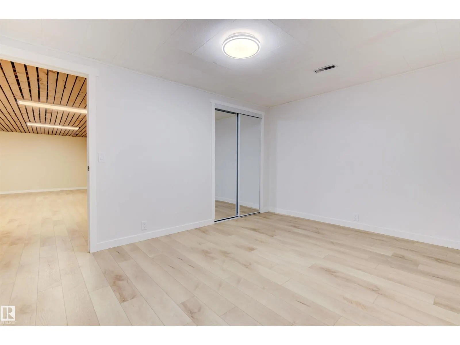 19 GRENFELL AV