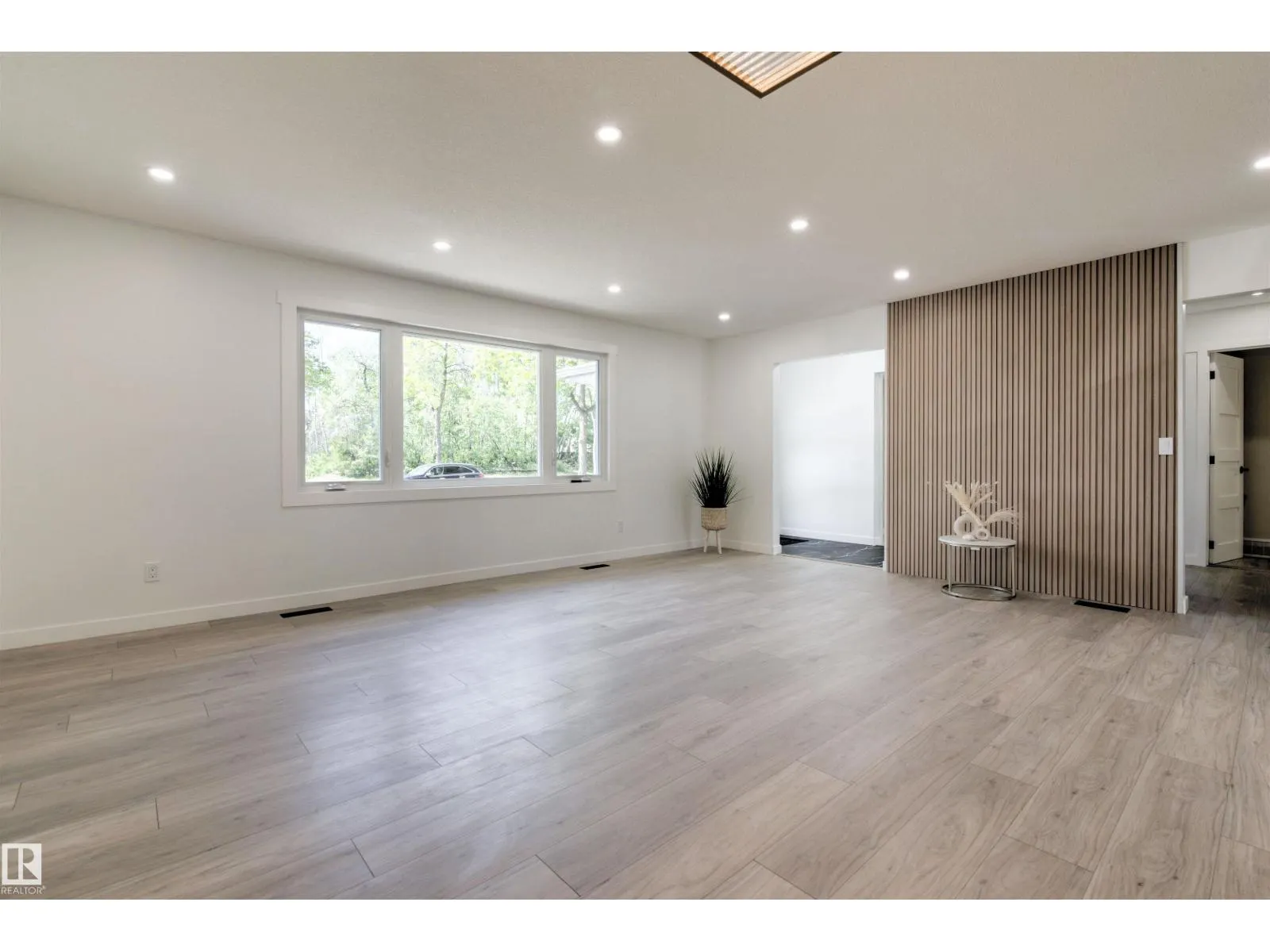 19 GRENFELL AV
