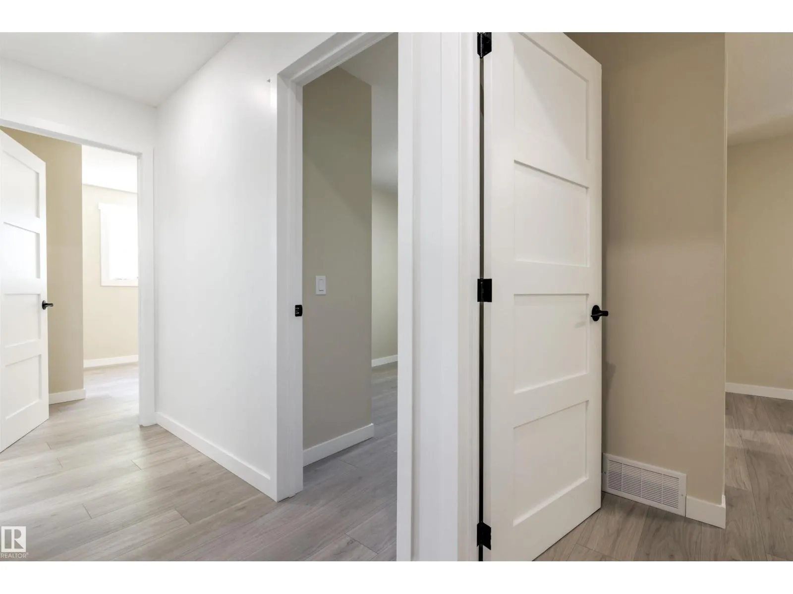 19 GRENFELL AV