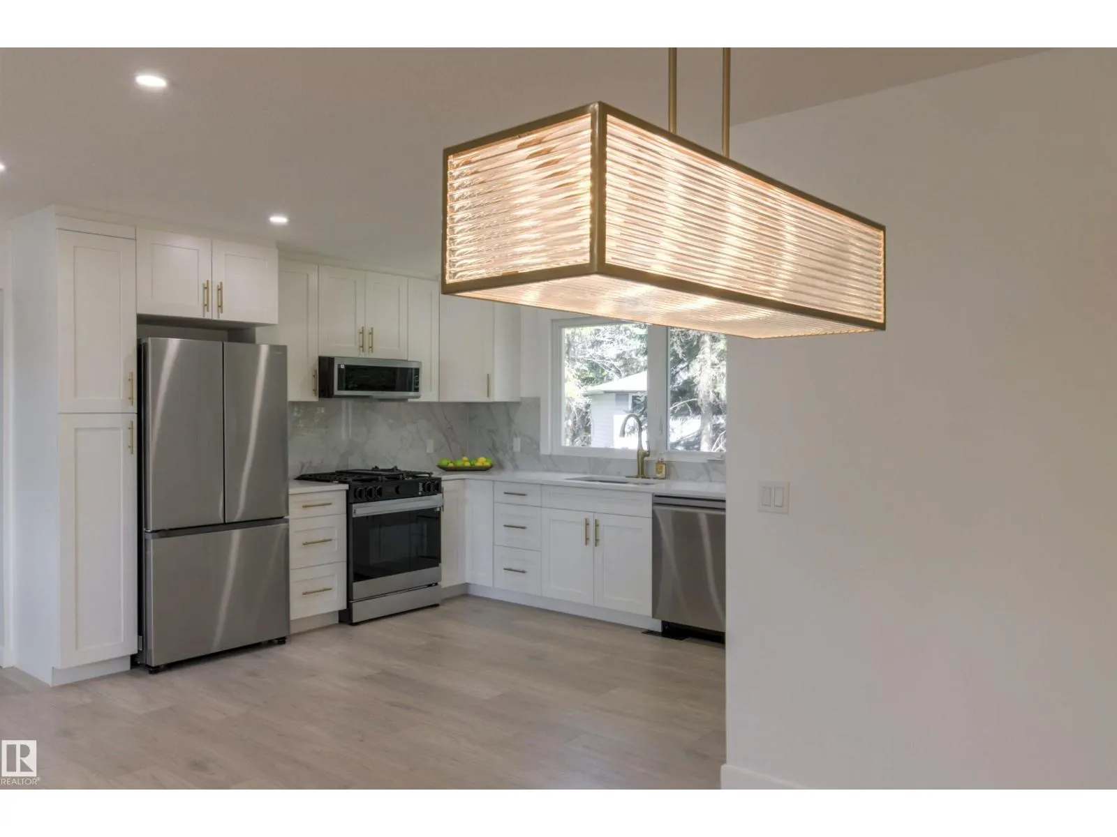 19 GRENFELL AV