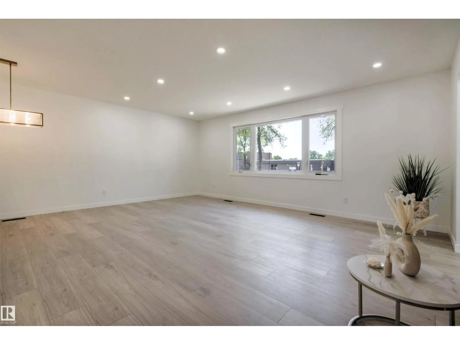 19 GRENFELL AV