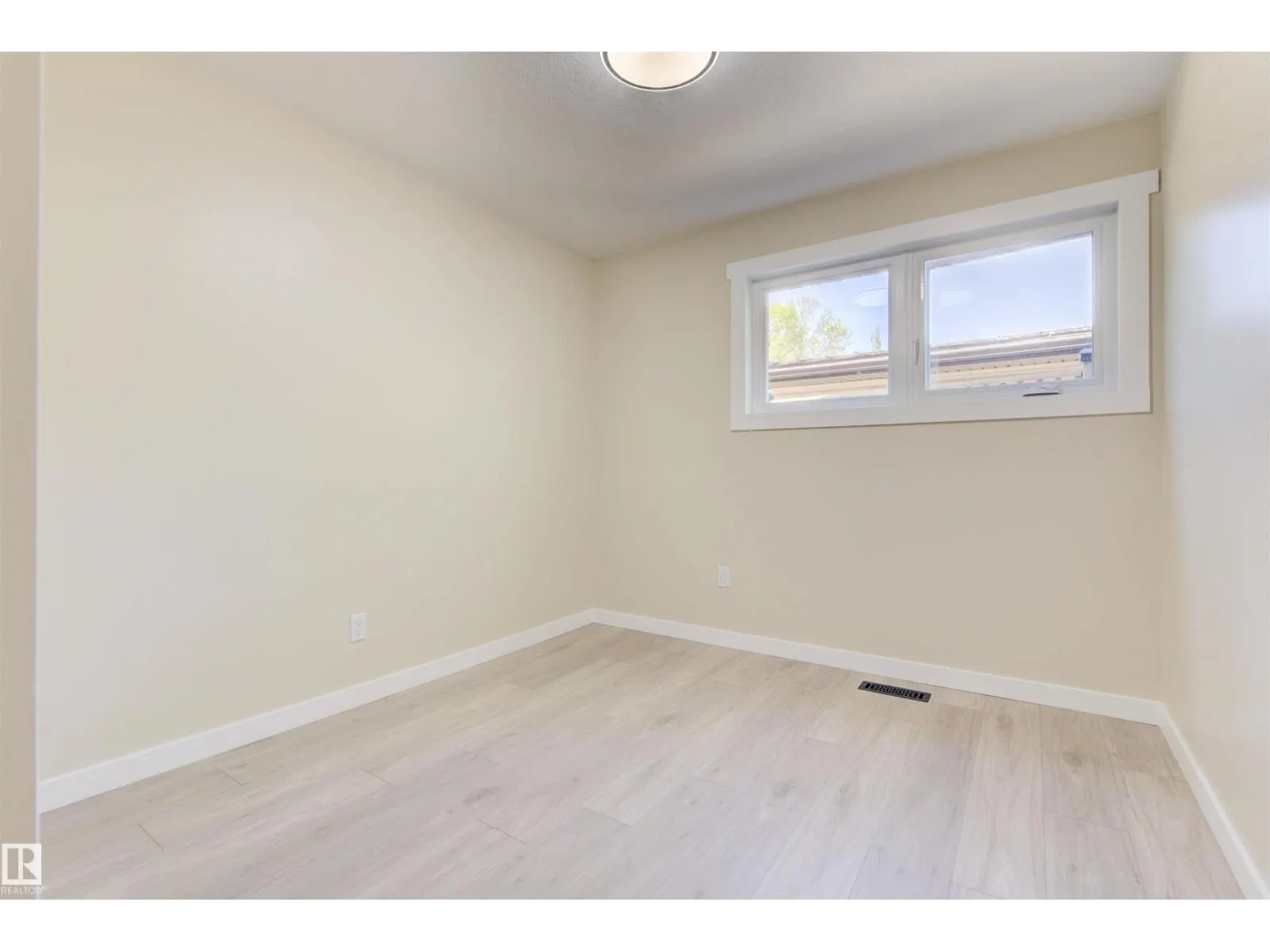 19 GRENFELL AV