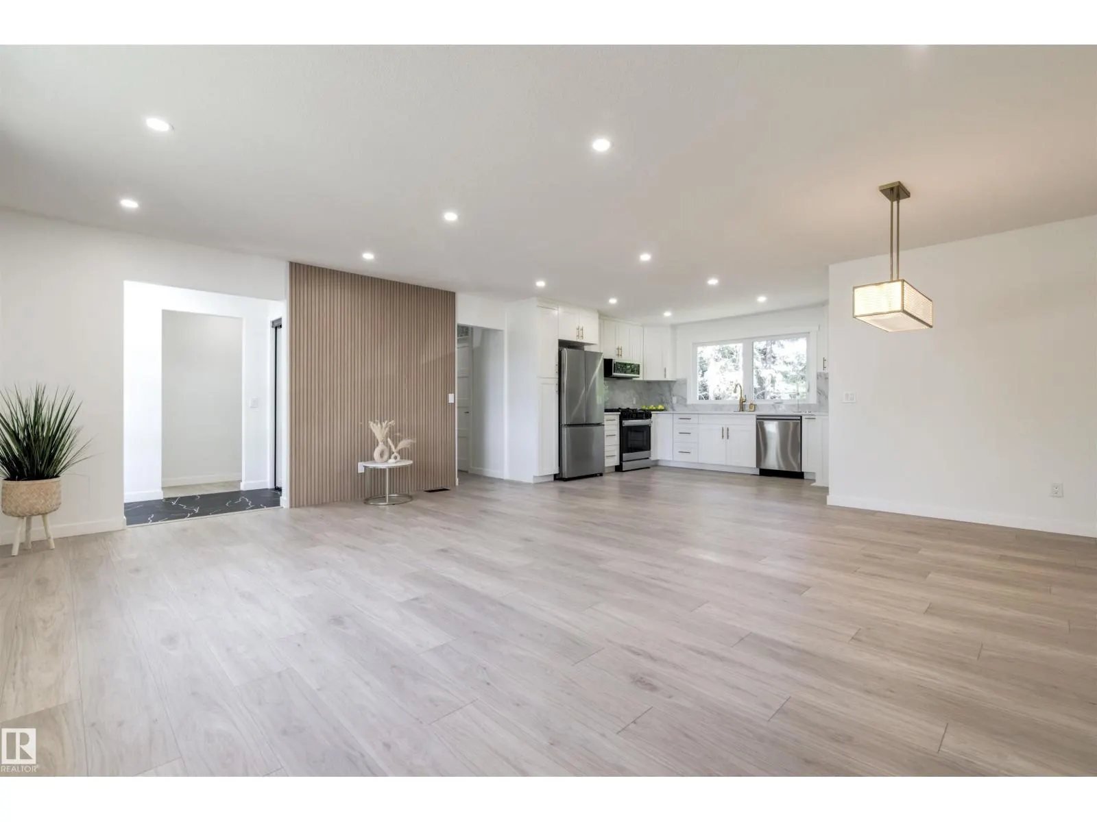 19 GRENFELL AV