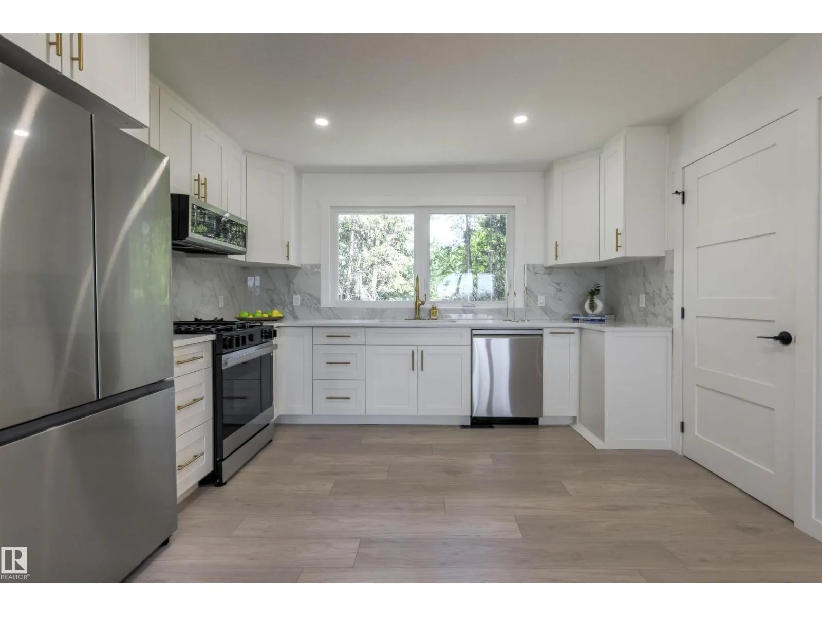 19 GRENFELL AV