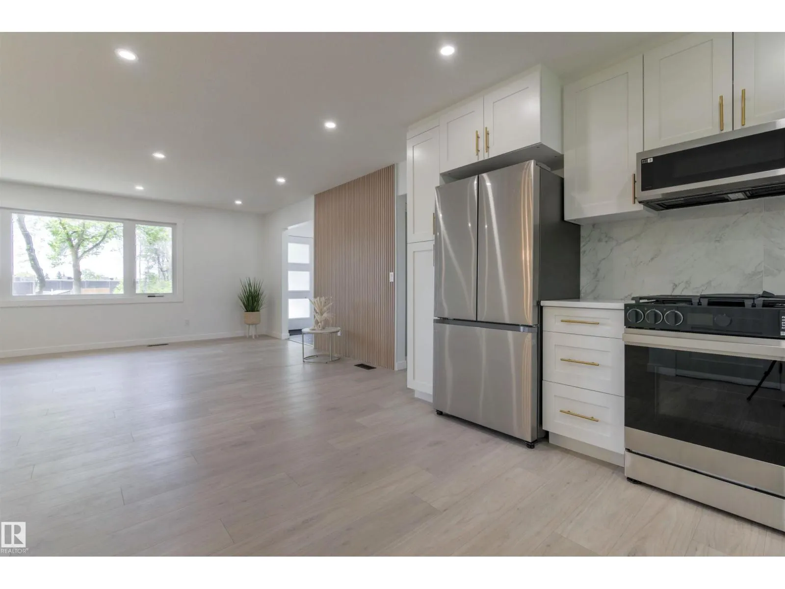 19 GRENFELL AV