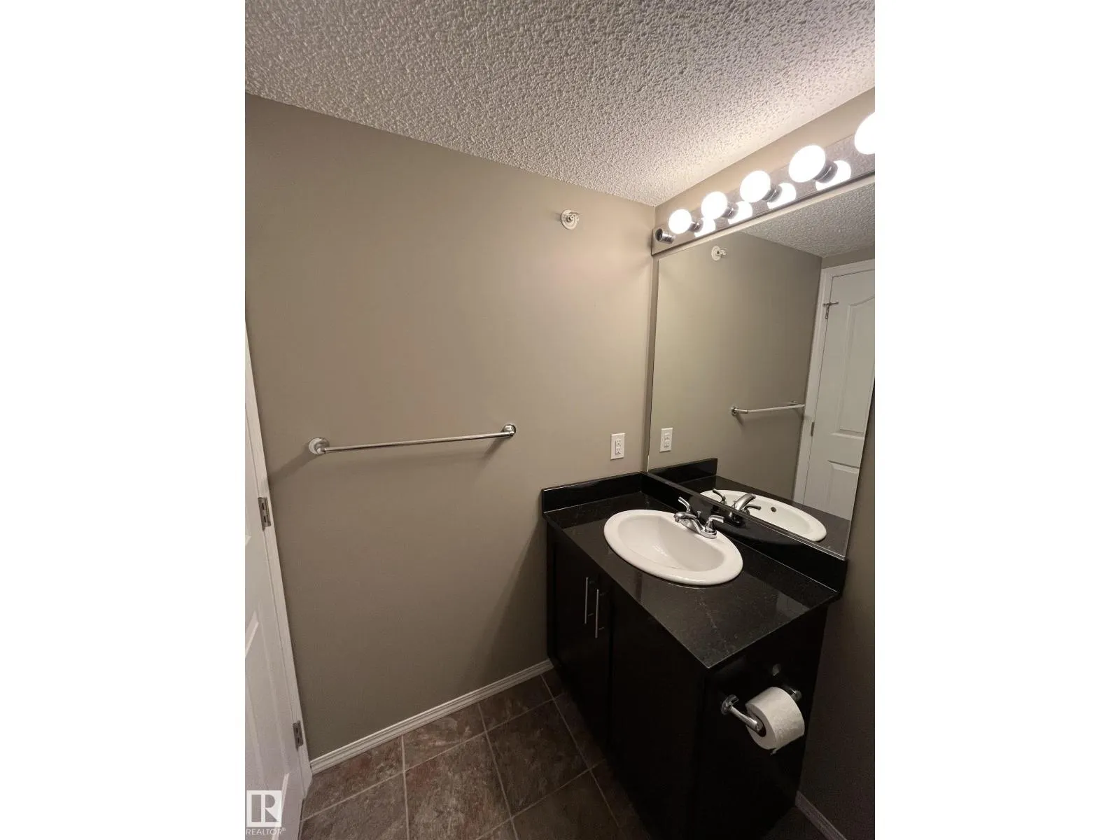 #402 274 MCCONACHIE DR NW