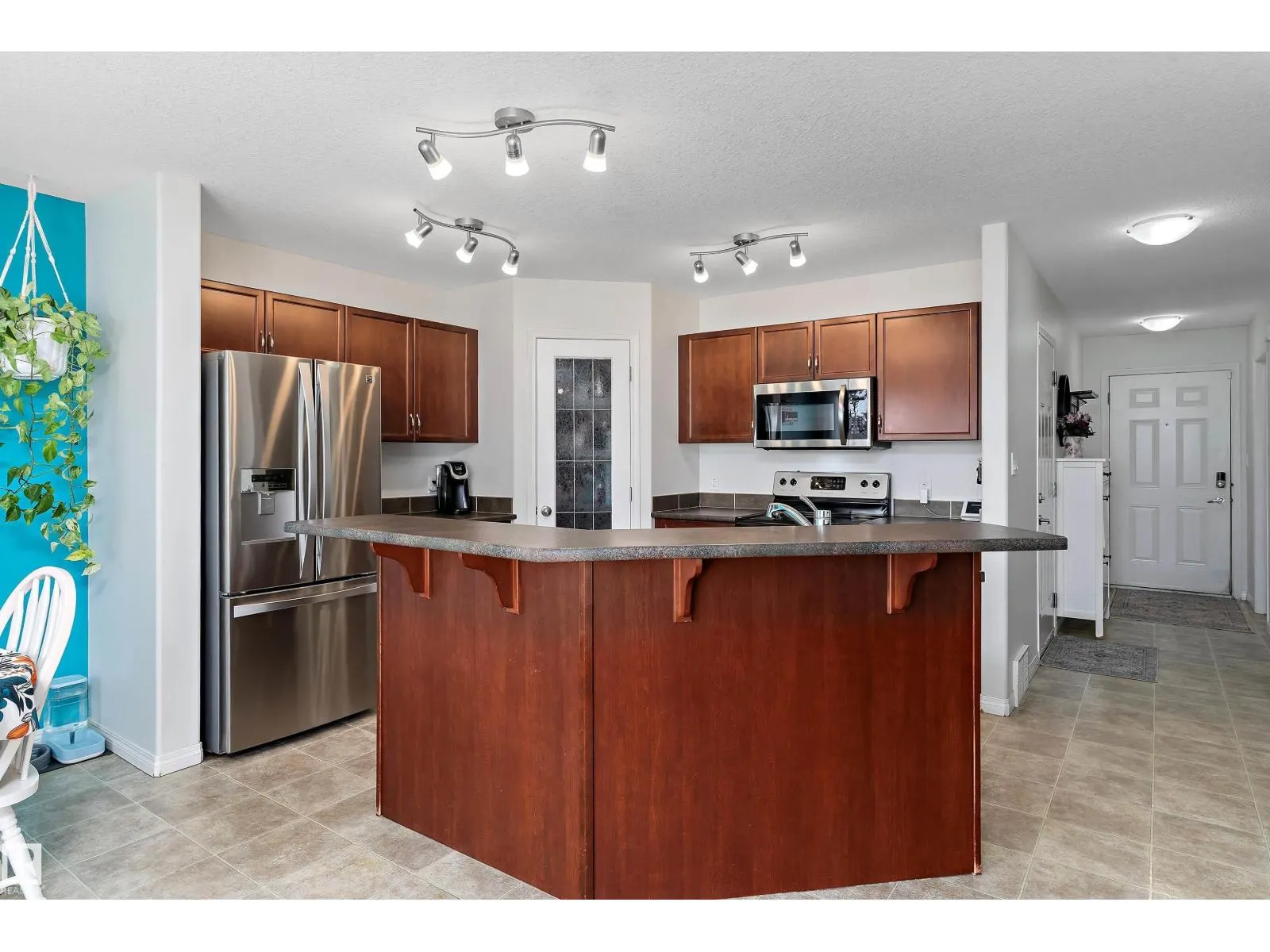 102 Graywood Mews
