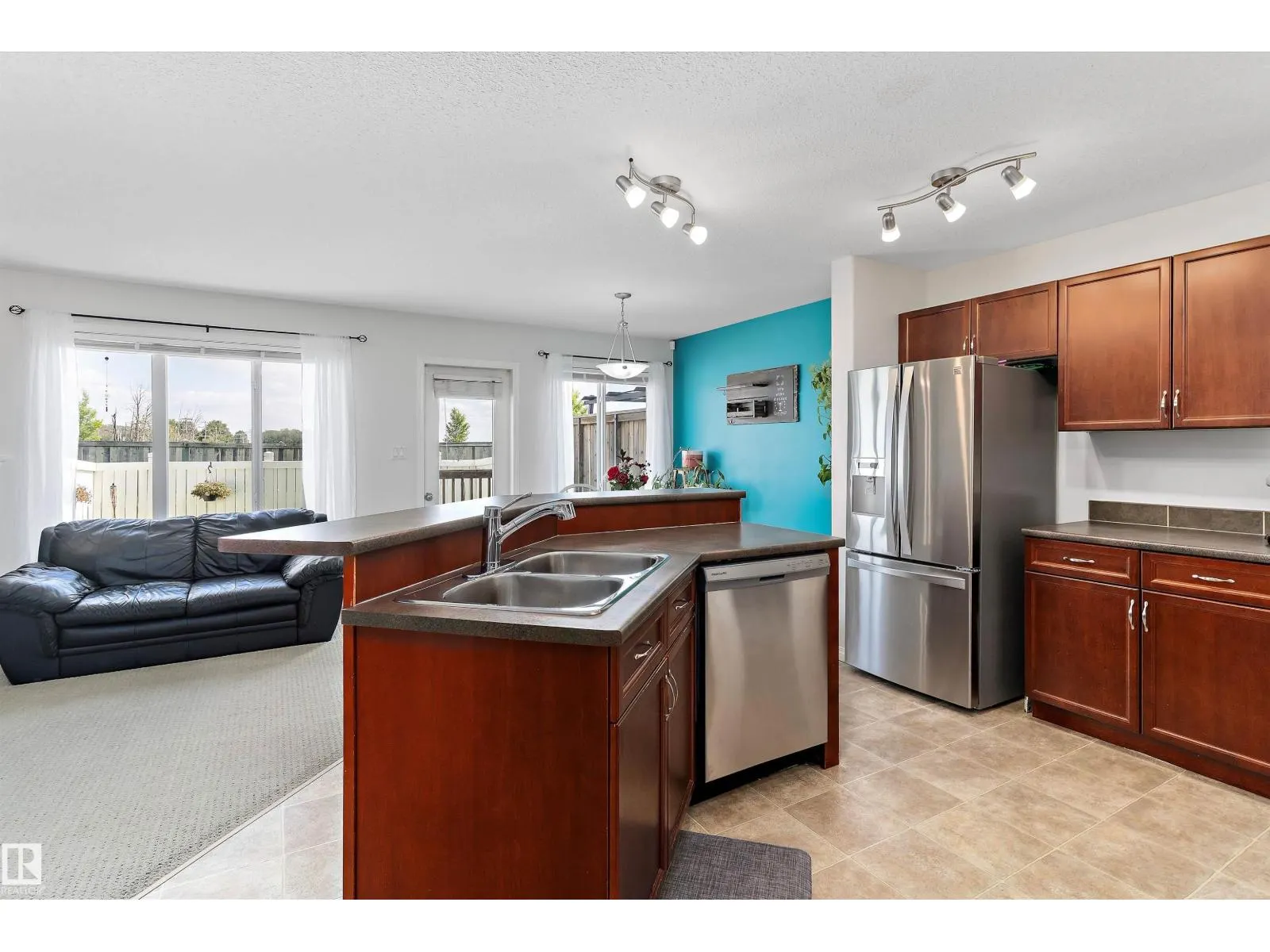 102 Graywood Mews