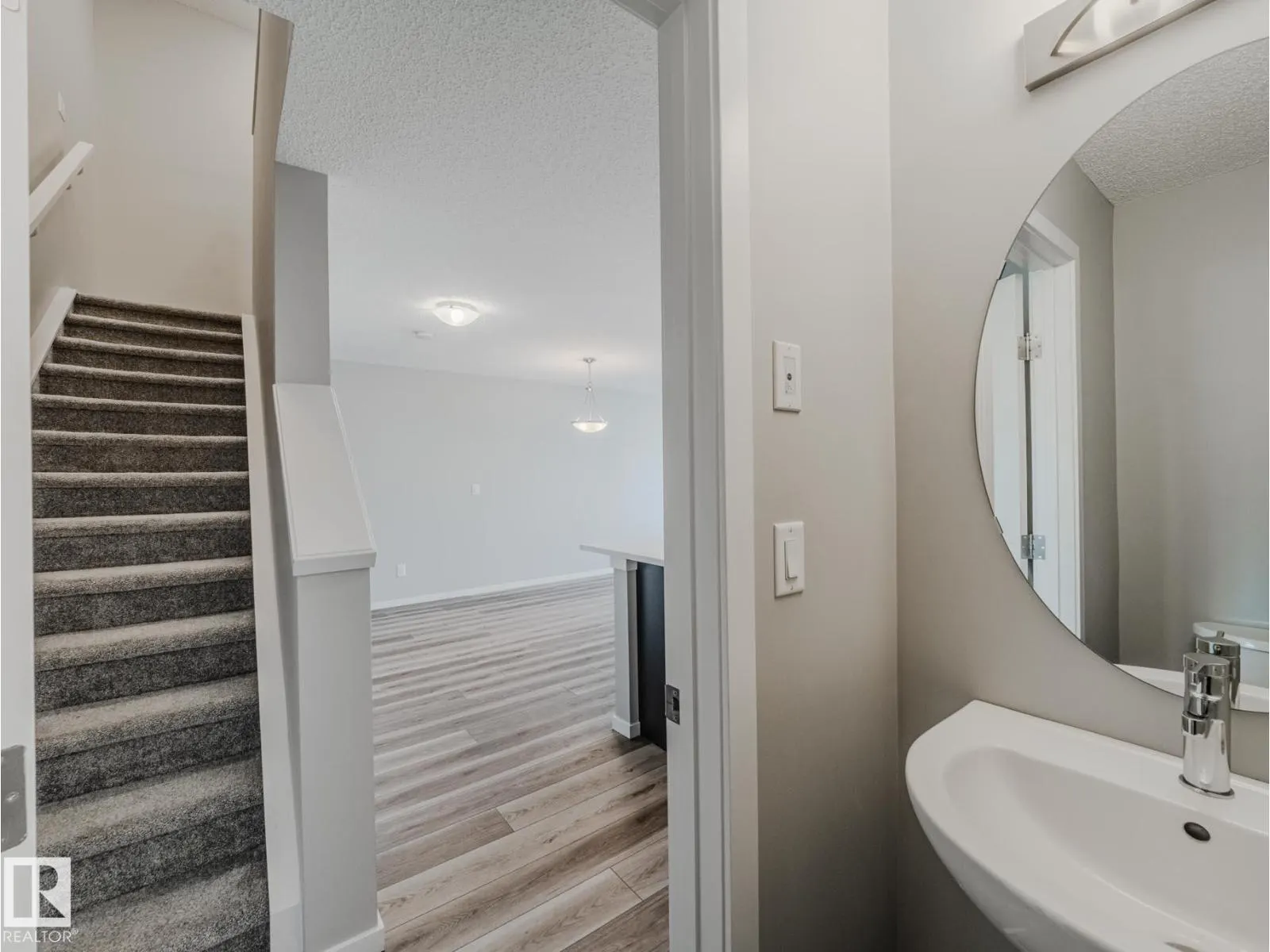 20532 21 AV NW