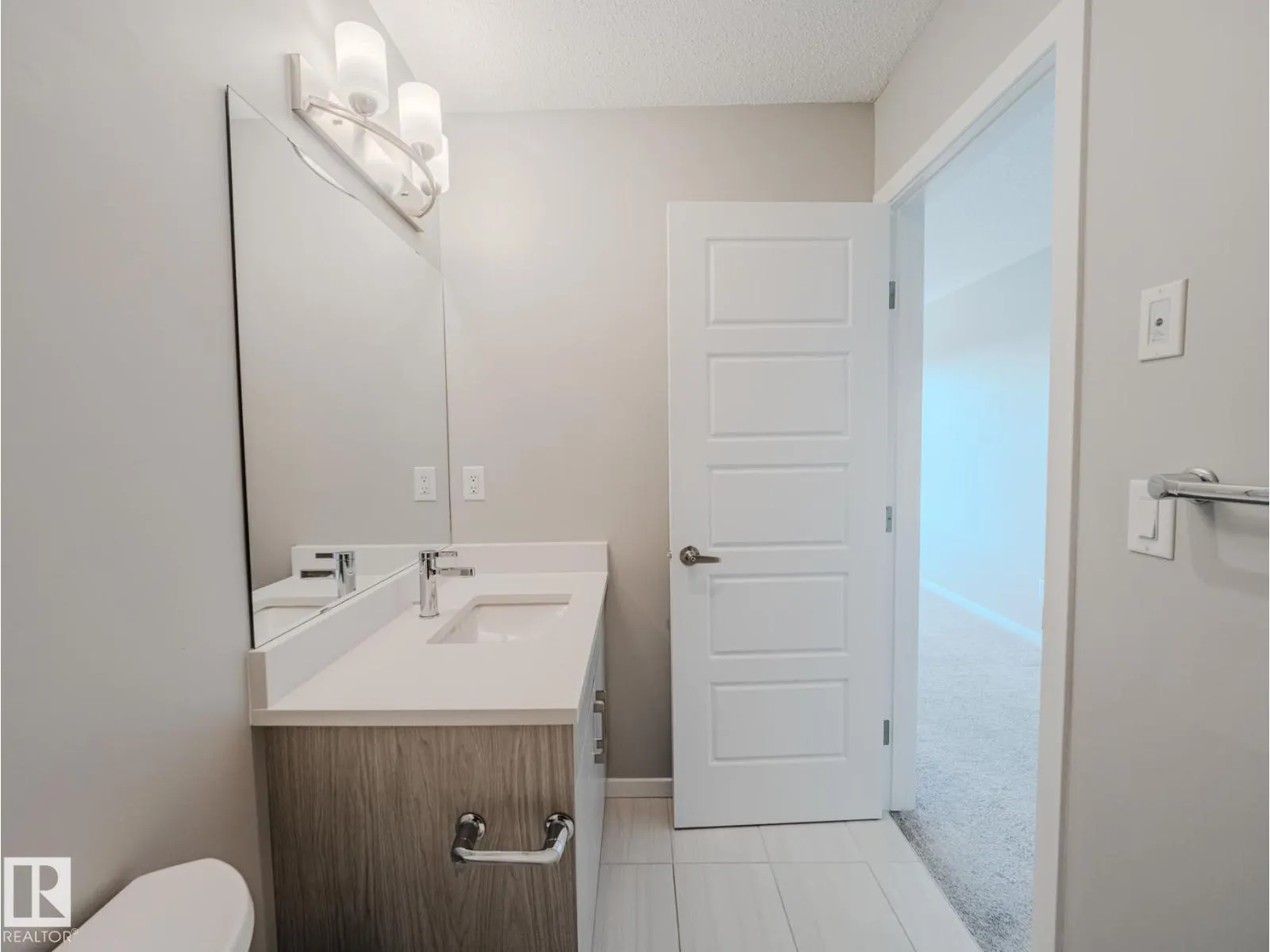 20532 21 AV NW