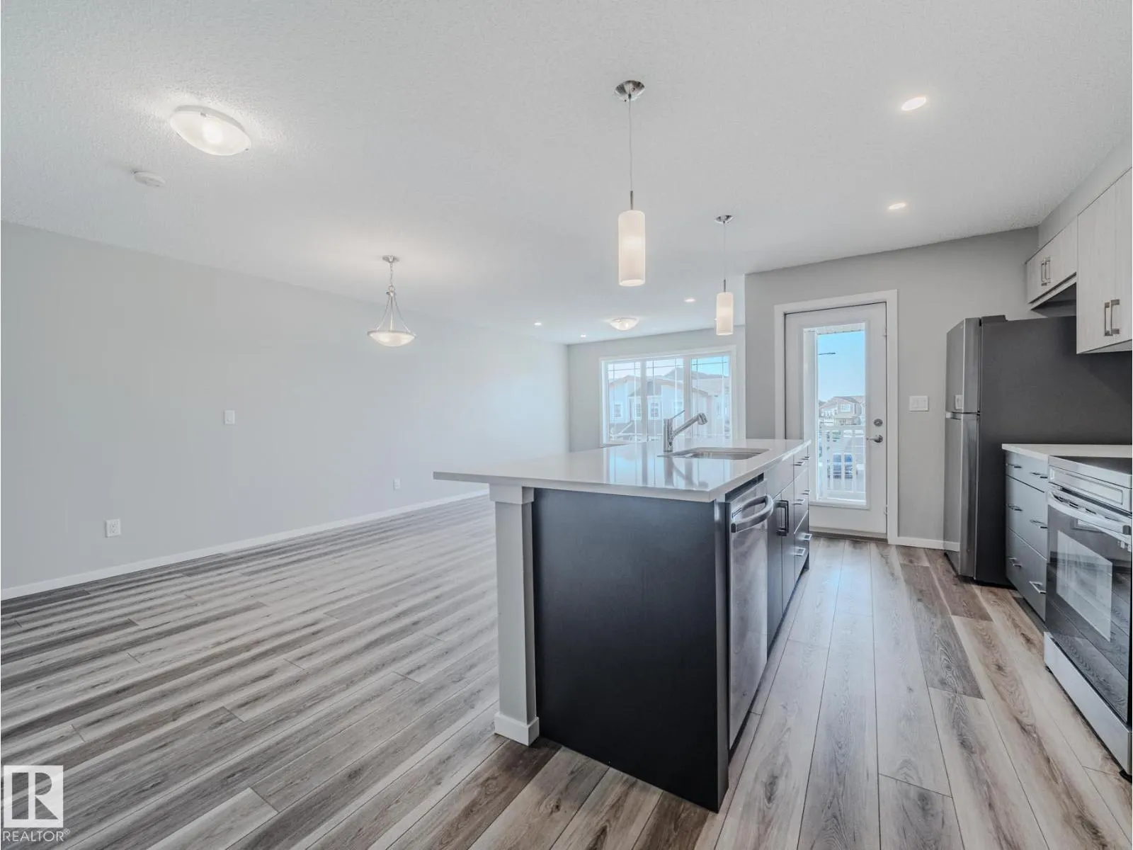 20532 21 AV NW