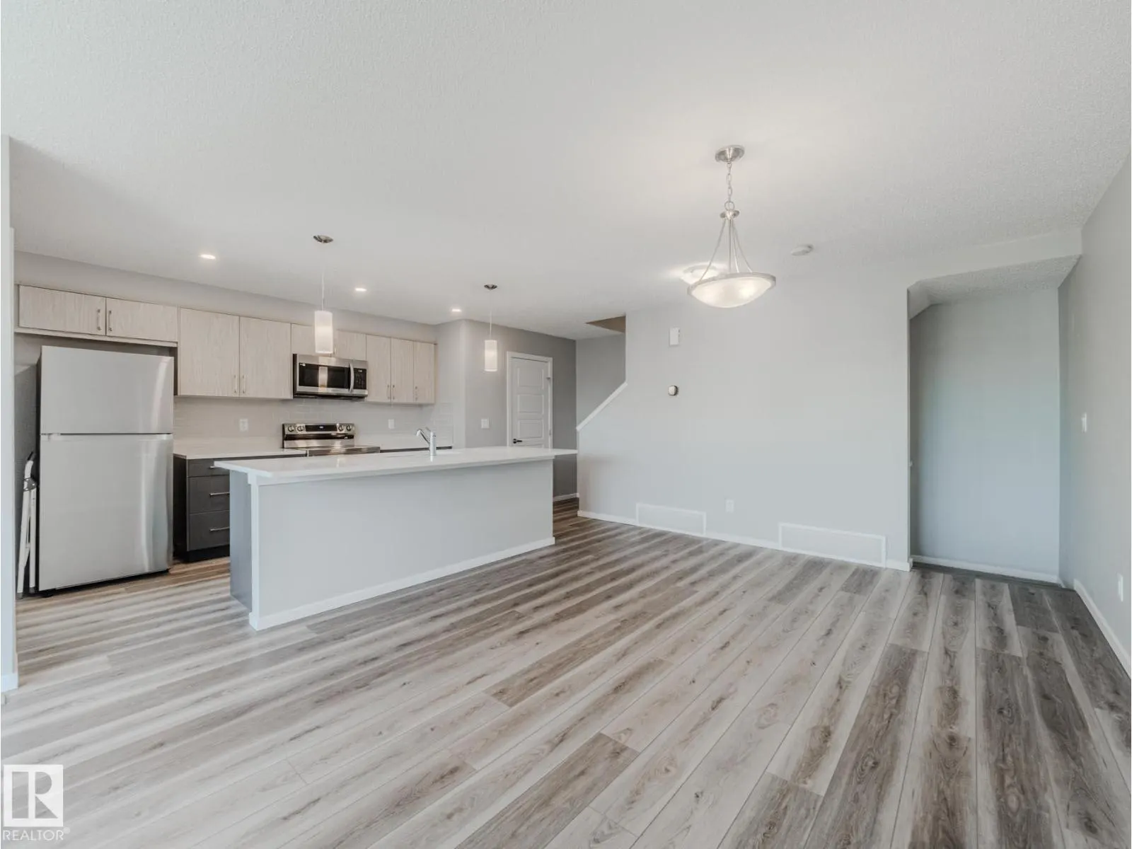 20532 21 AV NW