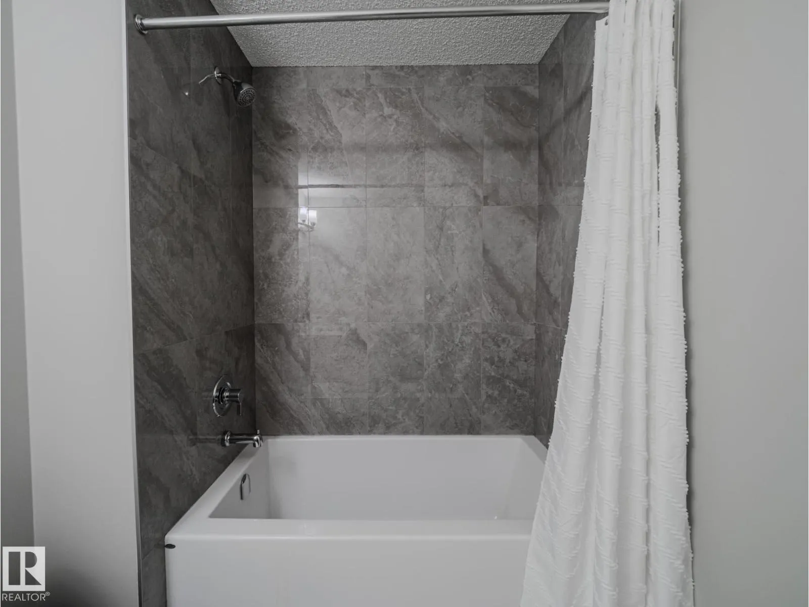20532 21 AV NW