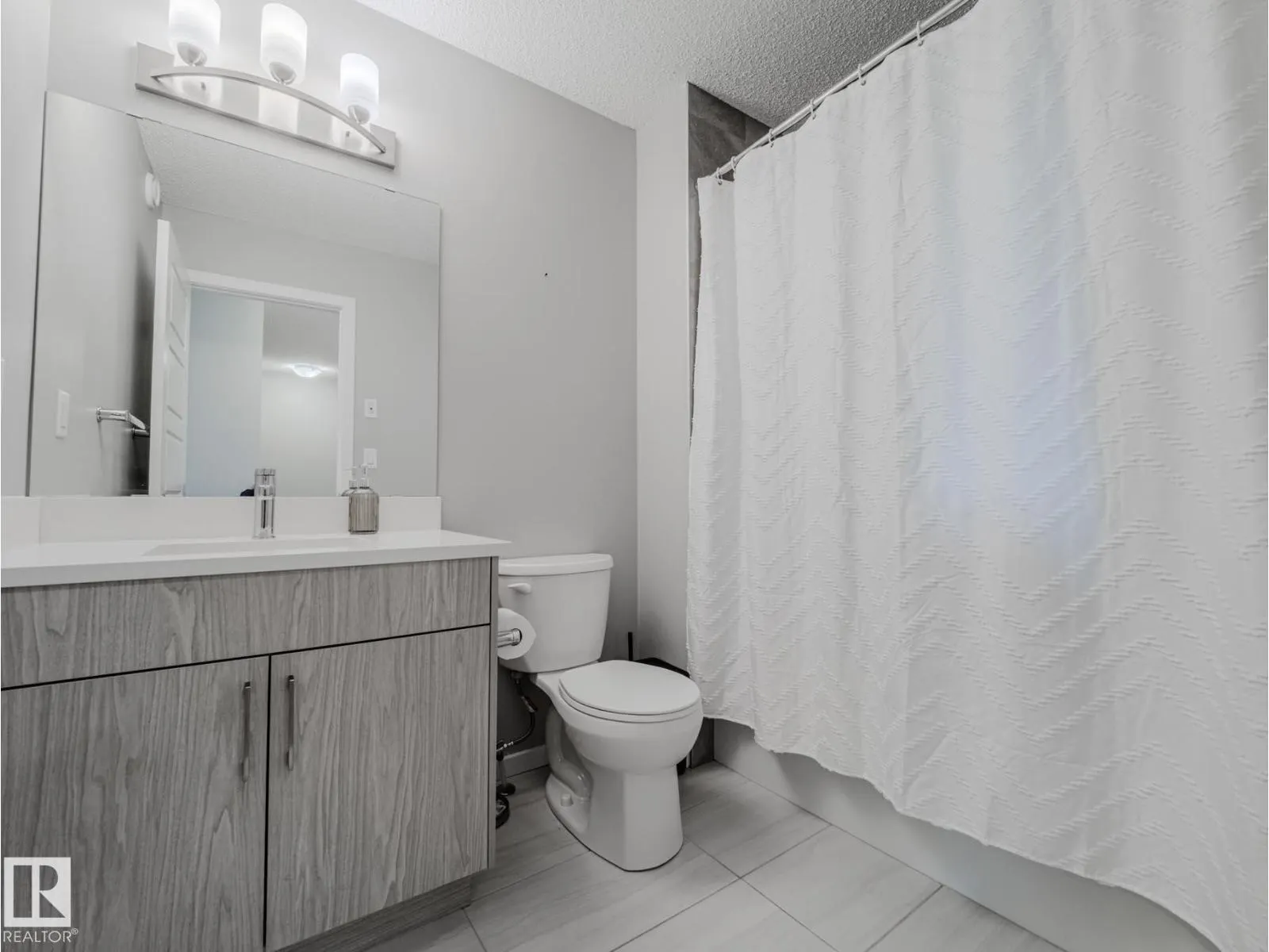 20532 21 AV NW