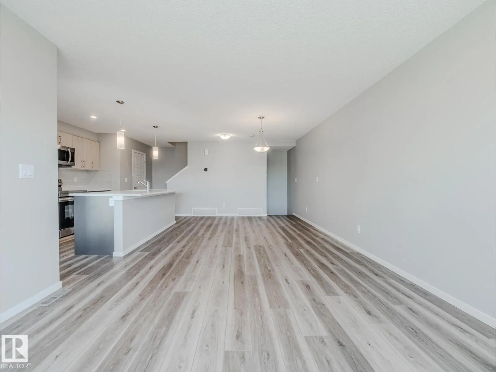 20532 21 AV NW
