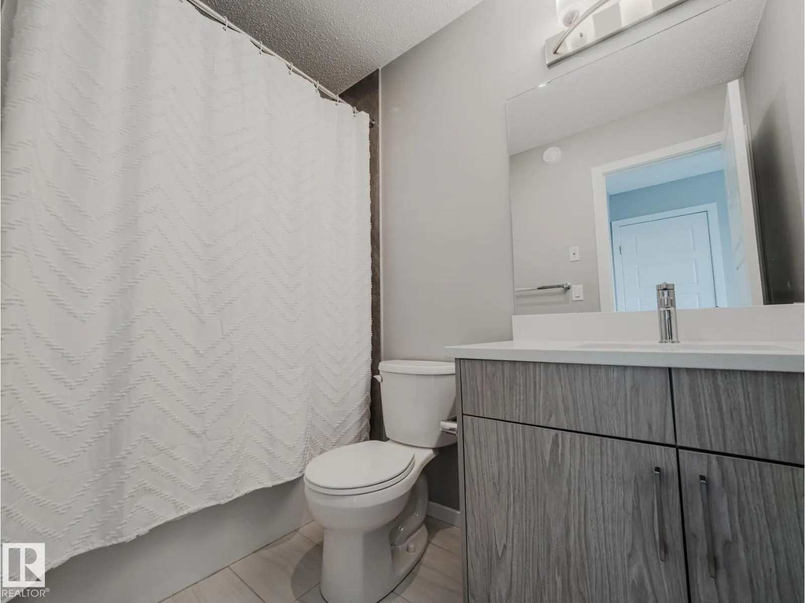 20532 21 AV NW