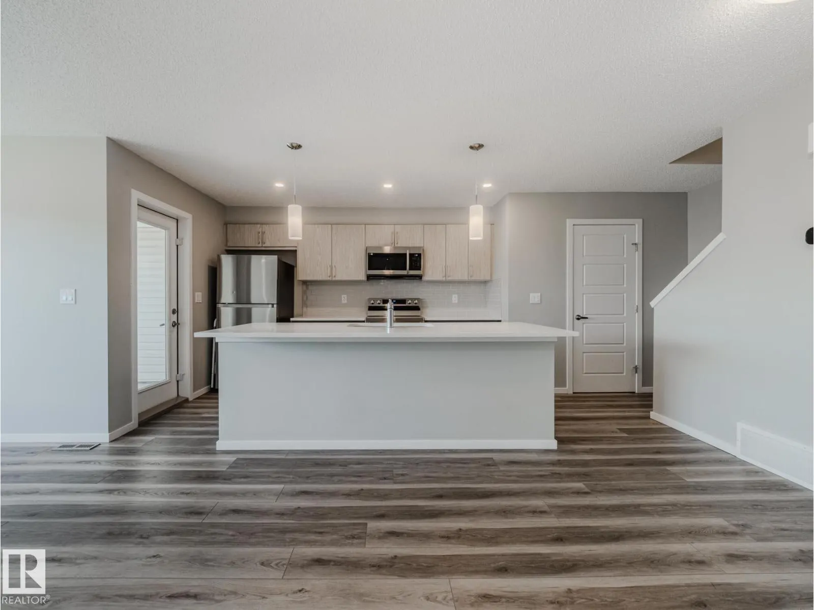 20532 21 AV NW