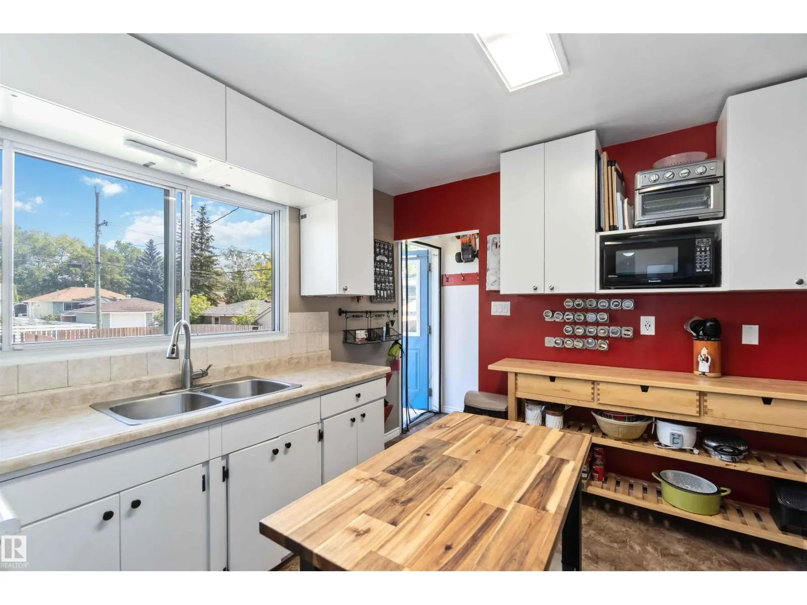 10611 149 ST NW