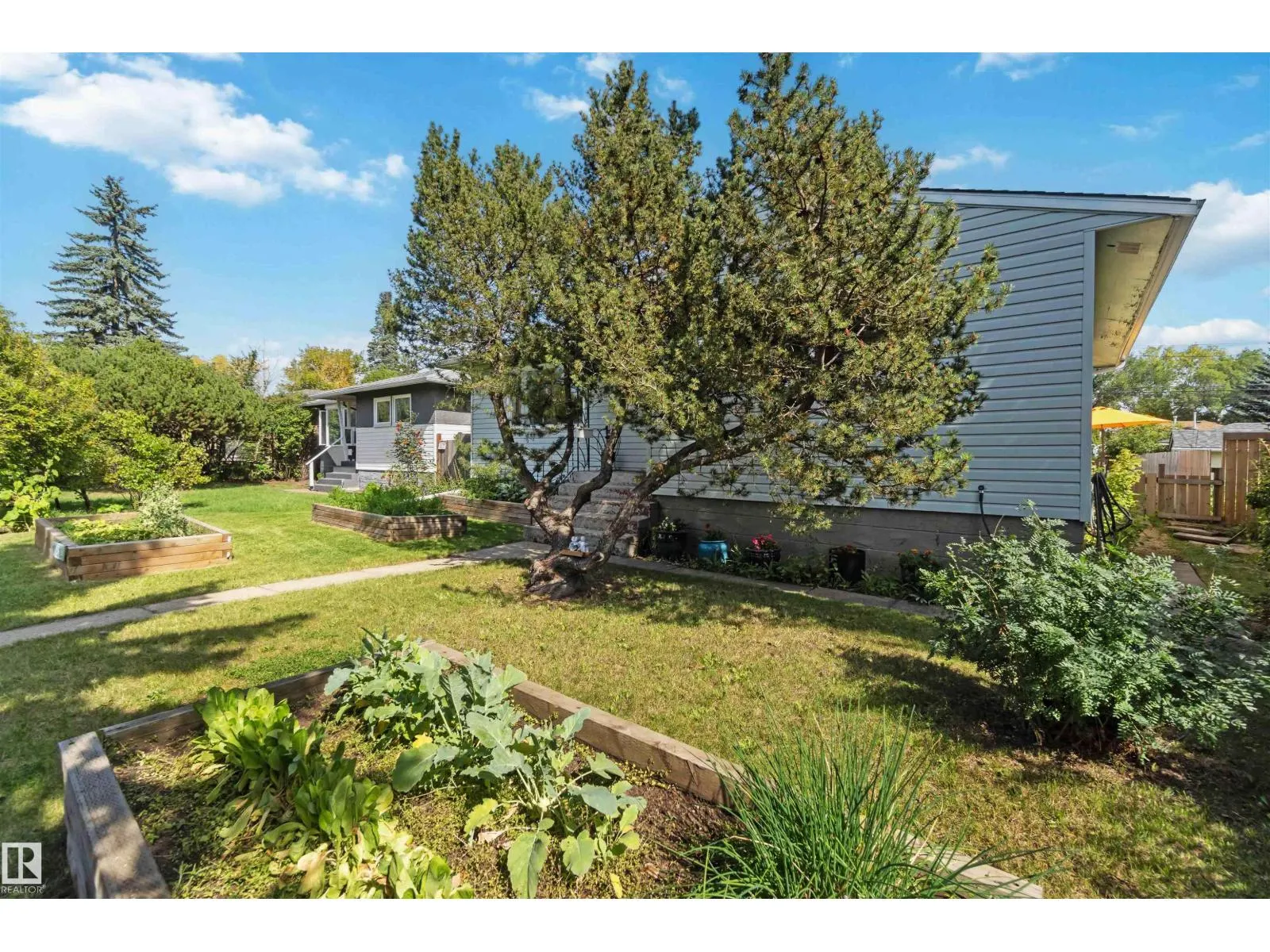10611 149 ST NW