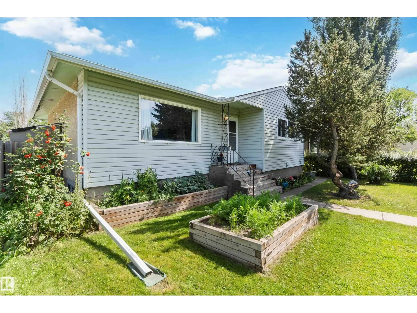 10611 149 ST NW