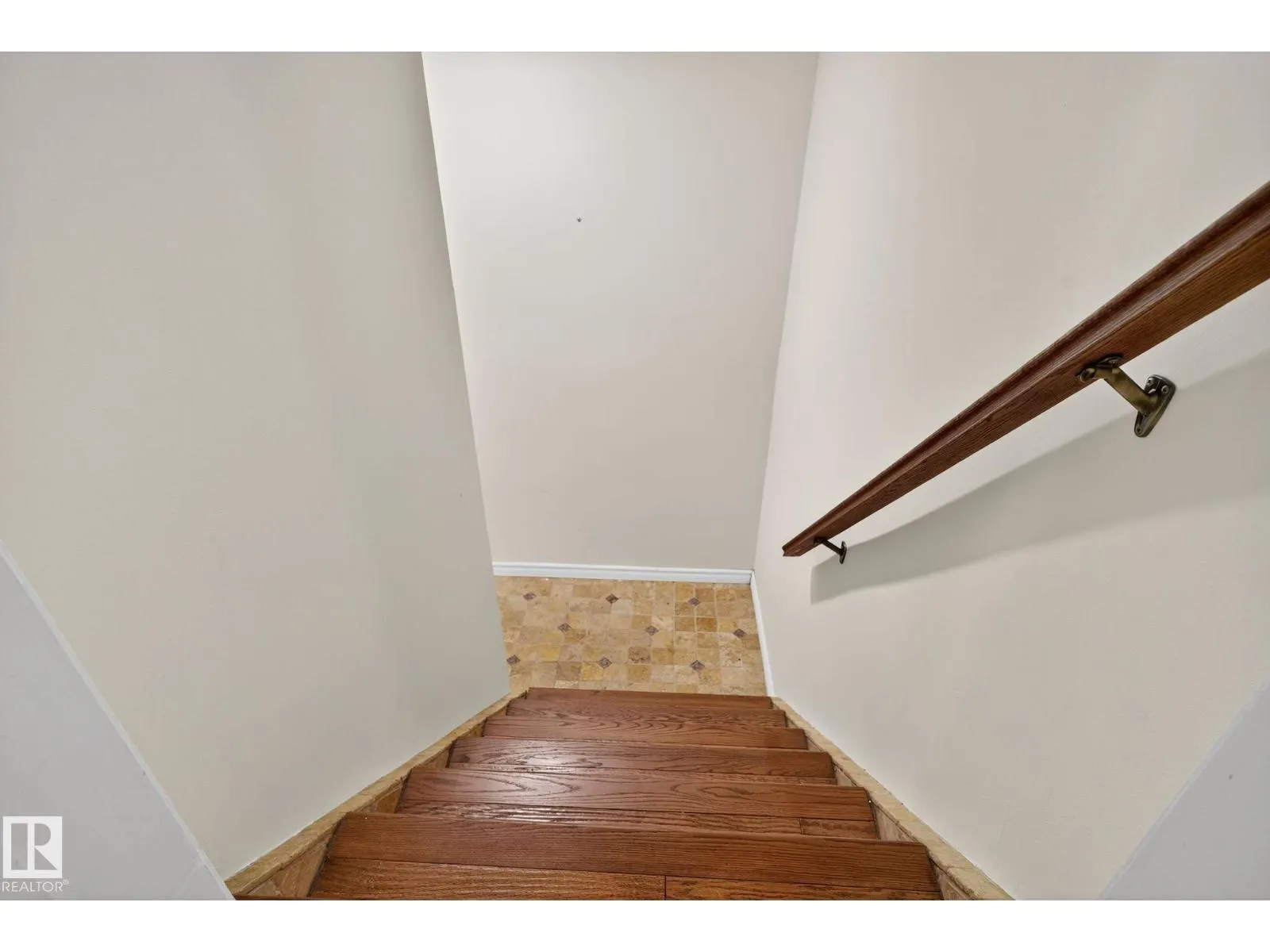 3814 108 AV NW